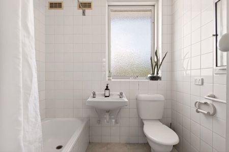 Thinking of selling? Contact our agent - Photo 4