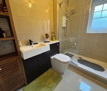 Lisbon Drive - Photo 5