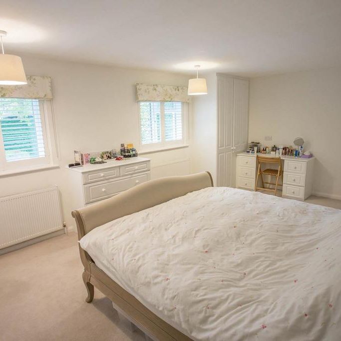 4 bedroom detached house to rent - Photo 1