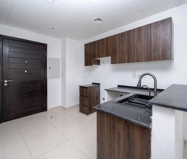 VACANT | POOL VIEW | 4 BR TOWNHOUSE - Photo 3