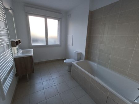 location Appartement T4 DE 79m² À BOBIGNY - Photo 4