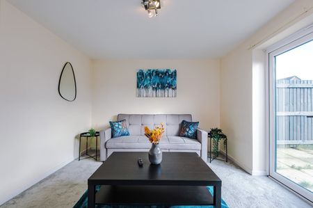 3 Bed Detached House, Beastow Road, M12 - Photo 2