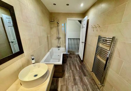 6 Bed Terraced House, Rosebank Road, E17 - Photo 3