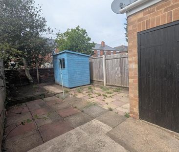 2 bedroom semi-detached house to rent - Photo 5