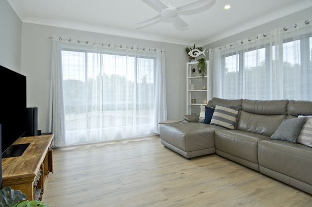 Modern and refreshing family home - Photo 1