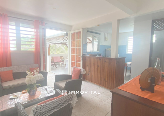 Location Appartement 3 pièces 44m² BAILLIF 97123 - Photo 1
