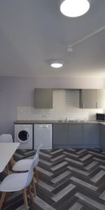 1 bedroom Flat To Let - Photo 3