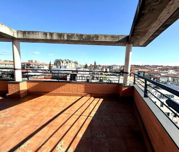 4 bedroom luxury penthouse for rent in Madrid, Autonomous Region of... - Photo 6