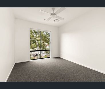 Rare Opportunity — Executive Townhouse in the Prestigious Treetops,... - Photo 5