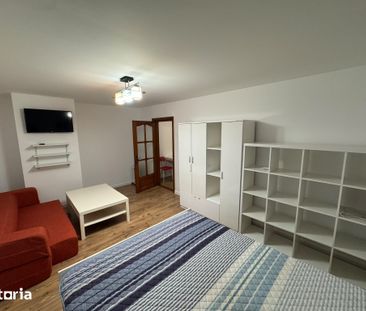 Intrare Obcini - Garsoniera in bloc de apartamente - Fotografie 1