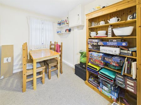 4 bedroom terraced house to rent - Photo 4