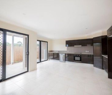 3 BEDROOM AIR CONDITION TOWN HOUSE - Photo 3