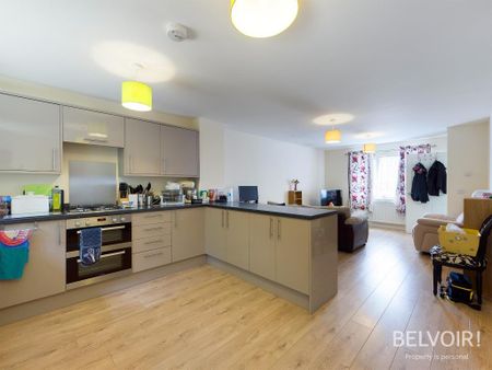 3 bedroom end of terrace house to rent - Photo 3