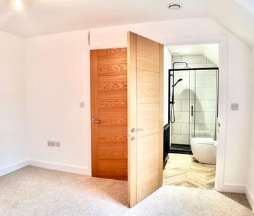 4 bedroom detached house to rent - Photo 3