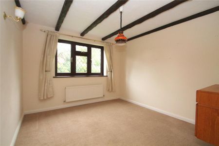 4 bedroom detached house to rent - Photo 2