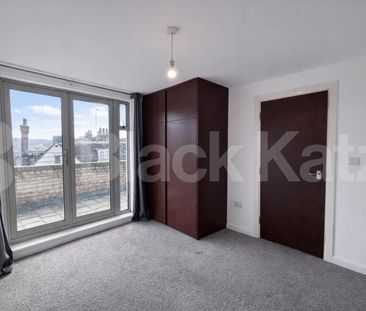 Spacious one bed to rent with open with a wrap around balcony - Photo 4