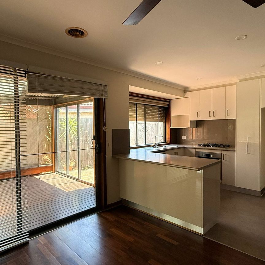 15 Reeves Court, Hampton Park VIC - Photo 1