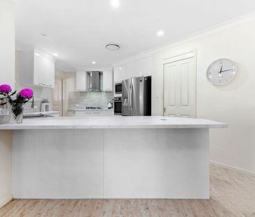 Spacious & Stylish Home for Lease in Oxenford! - Photo 3