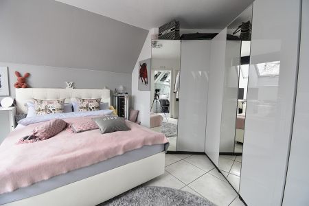 Ohligs. 3-Zimmer-Maisonette-Wohnung mit Balkon in Bahnhofsnähe. - Photo 4