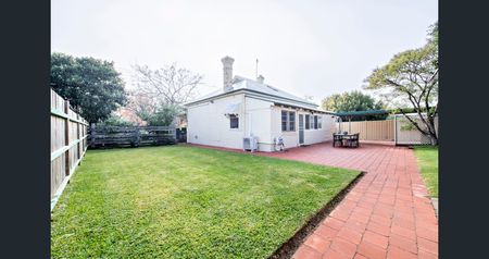 Cozy 3-Bedroom Home in South Dubbo - Photo 5