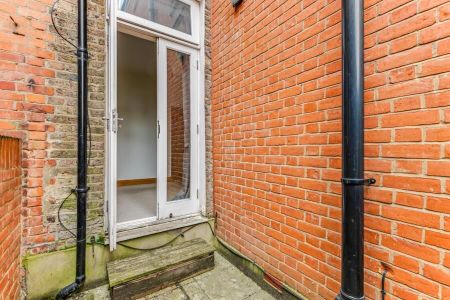 1 Bedroom Flat To Let - Photo 3