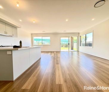Upgraded brand new 5 Bedroom house for rent - Photo 3