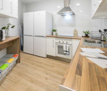 Large room in Ventura Rodríguez - Photo 6