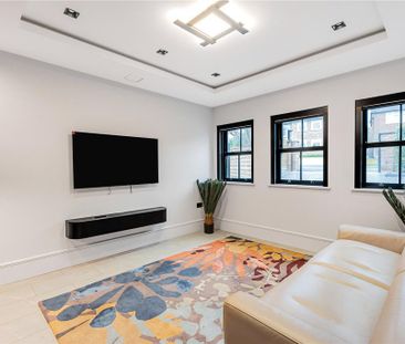 5 bedroom detached house to rent - Photo 2