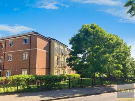 LAINDON, BASILDON - Photo 2
