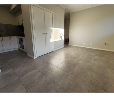 27A Stonecrop Street - Photo 3