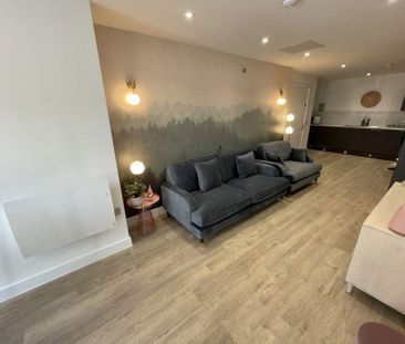 1 bedroom in a house share to rent - Photo 2