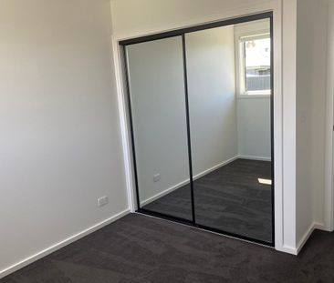 🏡 Modern 4-Bedroom Family Home – 14 Reserve Street, Rutherford - Photo 6