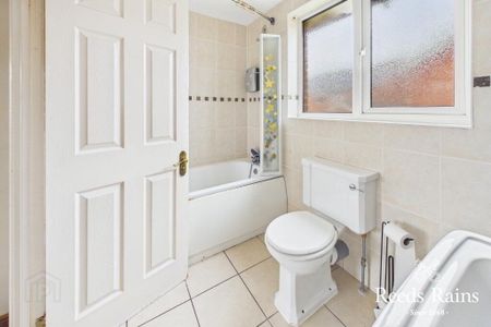 3 Cloverhill Court, Bangor, BT19 6QX - Photo 2