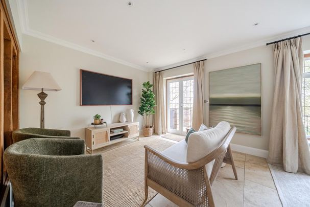 5 bedroom detached house to rent - Photo 1