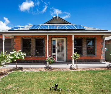 Fantastic Location – Lovely Home - Photo 6