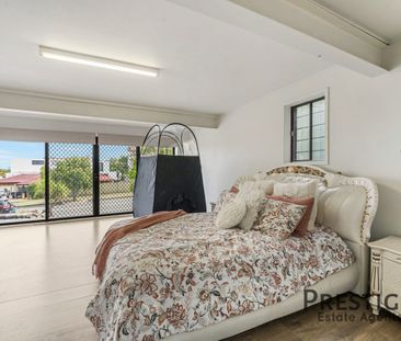 Modern Family Residence! - Photo 5