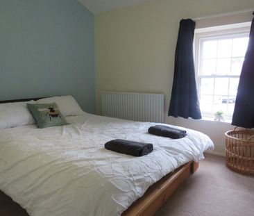 4 bedroom House To Let - Photo 4