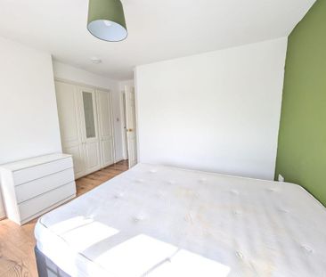 5 bedroom detached house to rent - Photo 4
