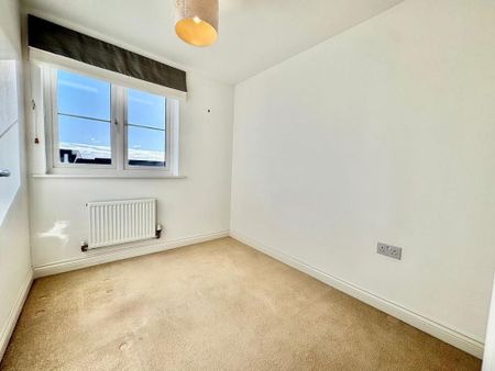 4 bedroom terraced house to rent - Photo 3