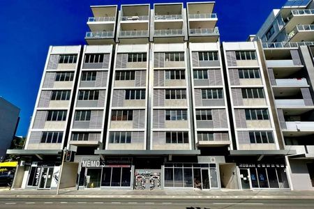 2 Bedroom ultra modern apartment with Aircons - Photo 3