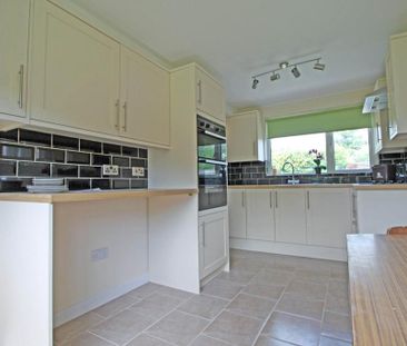 3 bedroom semi-detached house to rent - Photo 4