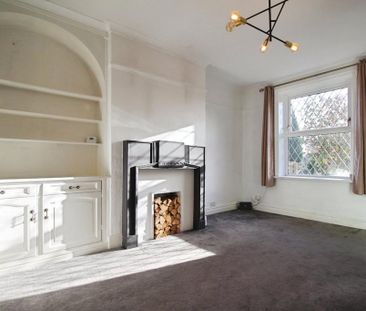 2 bedroom end of terrace house to rent - Photo 2