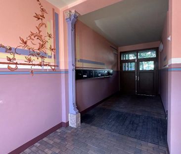 Traumhafte Denkmal-Wohnung mit Lift, Balkon, Parkett, Design Bad - Photo 1