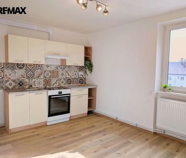Pronájem bytu 3+kk v osobním vlastnictví 60 m², Vroutek - Fotografie 1