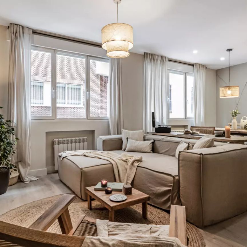 3-bedroom apartment for rent in Trafalgar, Madrid. - Photo 1