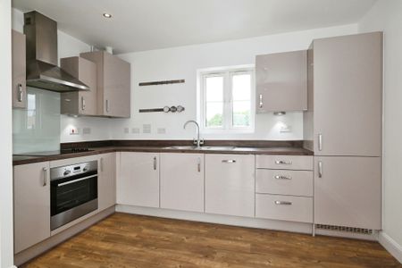 Bright and airy 2 bedroom flat to let in Wokingham - Photo 2