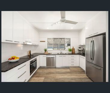 Just Perfect, Very Neat and Tidy Home With Sheds - Photo 5