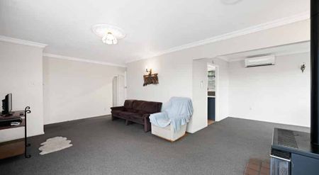 Charming Family Home in the Heart of Ngaruawahia - Photo 4