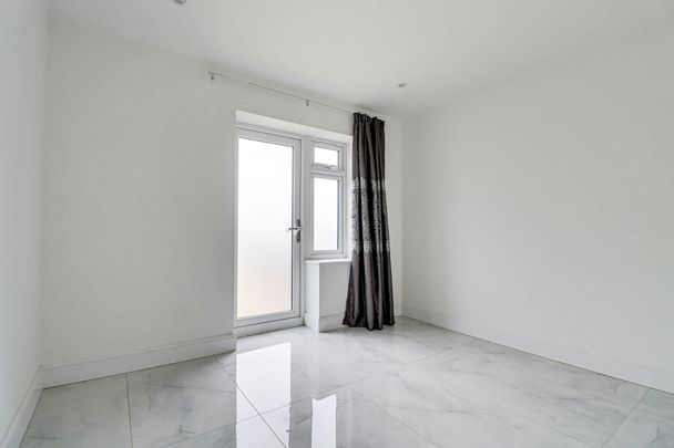 Green Lane, St Albans, AL3 6EZ - Photo 1