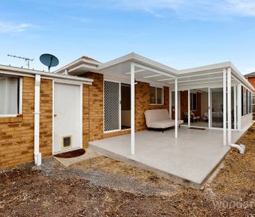 A Niddrie Gem Offering Space and Style - Photo 2